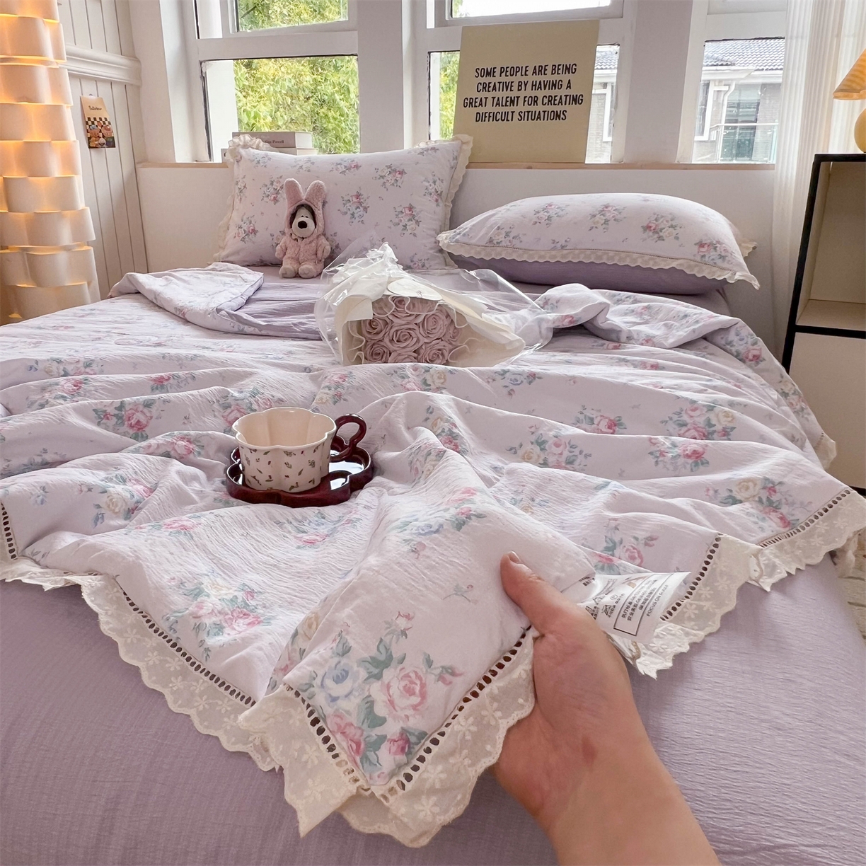 91家纺网 家纺一手货源 找家纺 温眠家纺 2025新款云感双层纱镂空花边夏被四件套 梦露