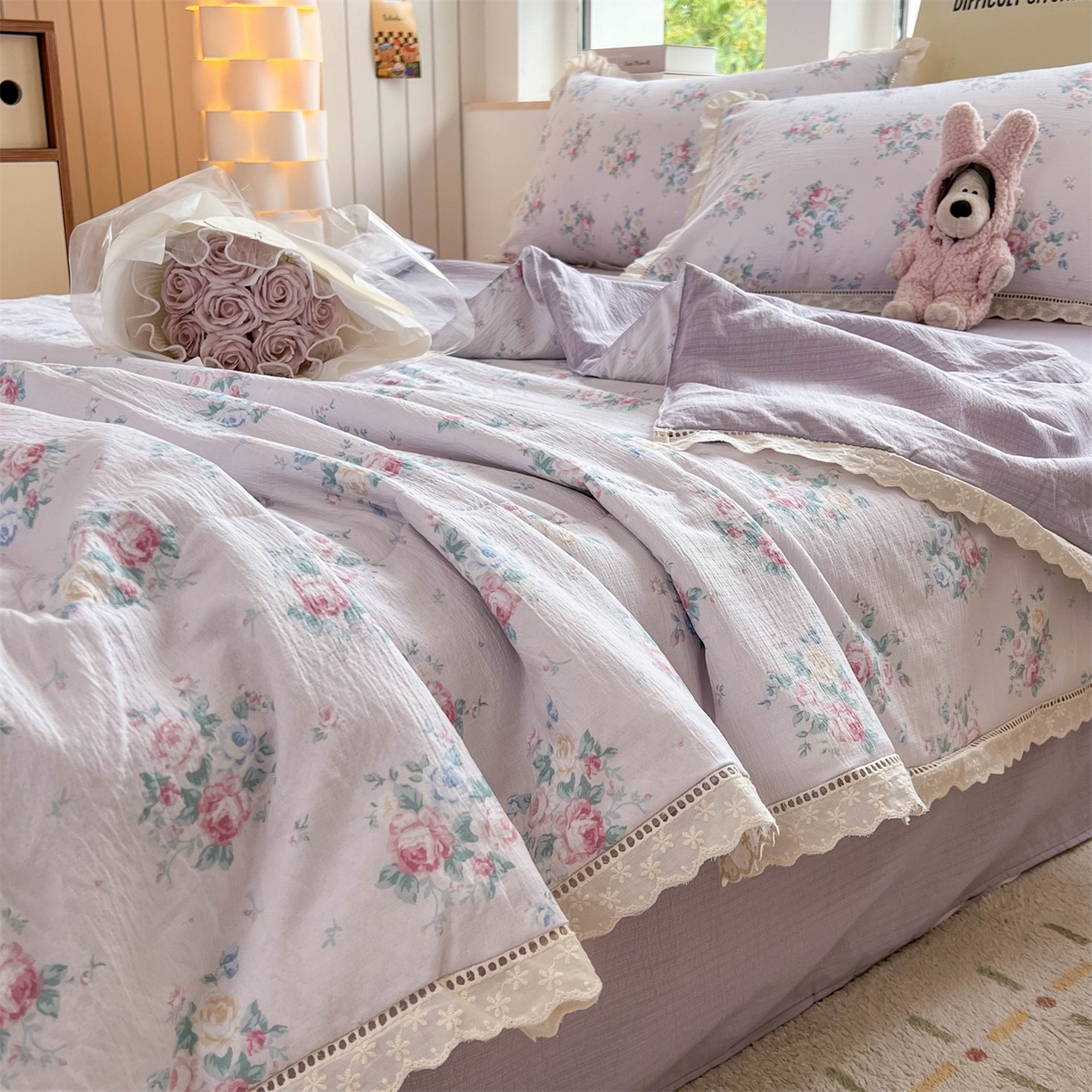 91家纺网 家纺一手货源 找家纺 温眠家纺 2025新款云感双层纱镂空花边夏被四件套 梦露