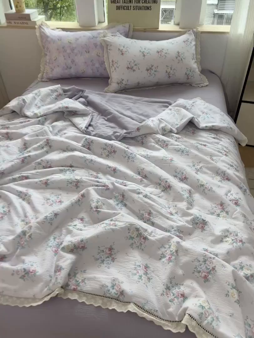 91家纺网 家纺一手货源 找家纺 温眠家纺 2025新款云感双层纱镂空花边夏被四件套 梦露