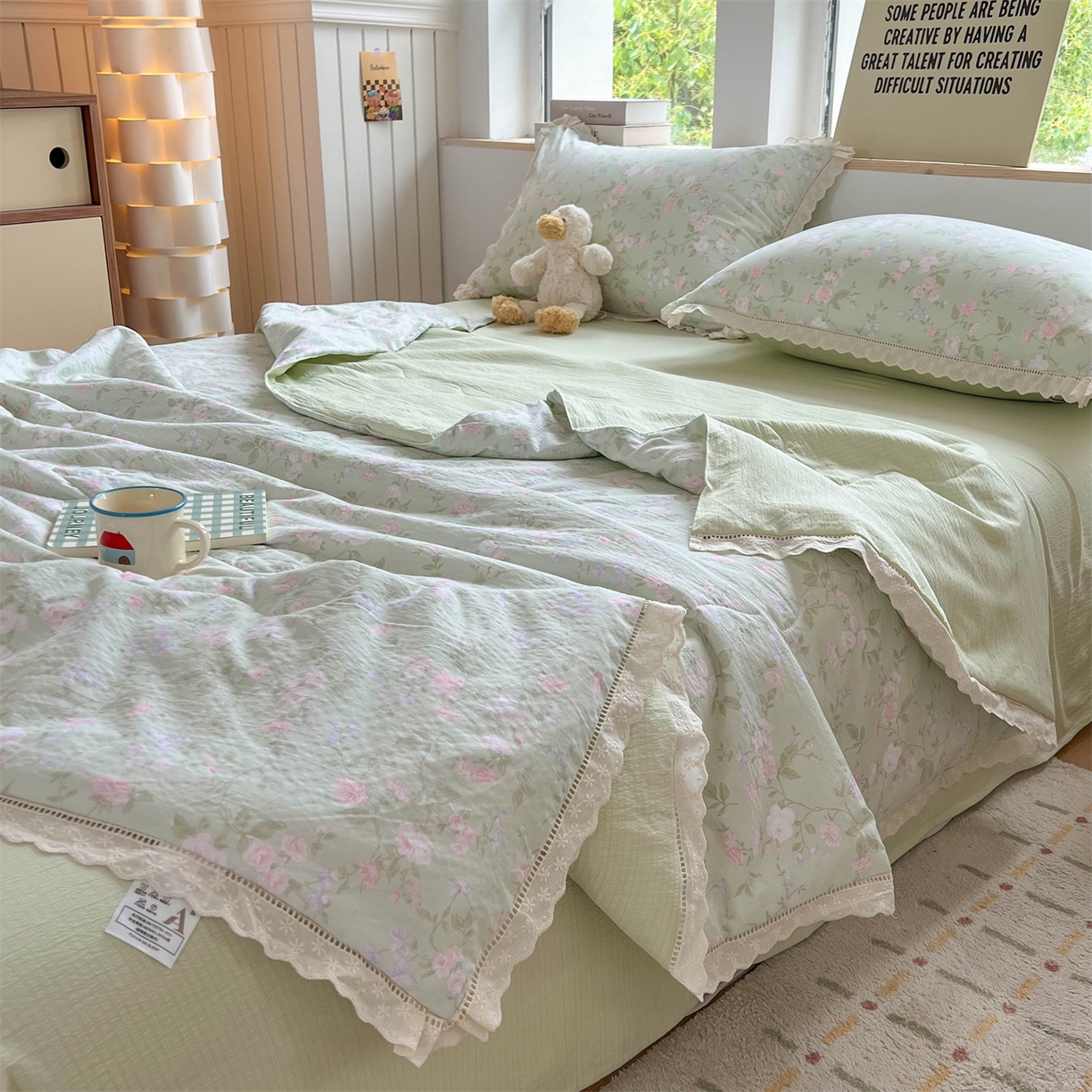 91家纺网 家纺一手货源 找家纺 温眠家纺 2025新款云感双层纱镂空花边夏被四件套 木槿绿