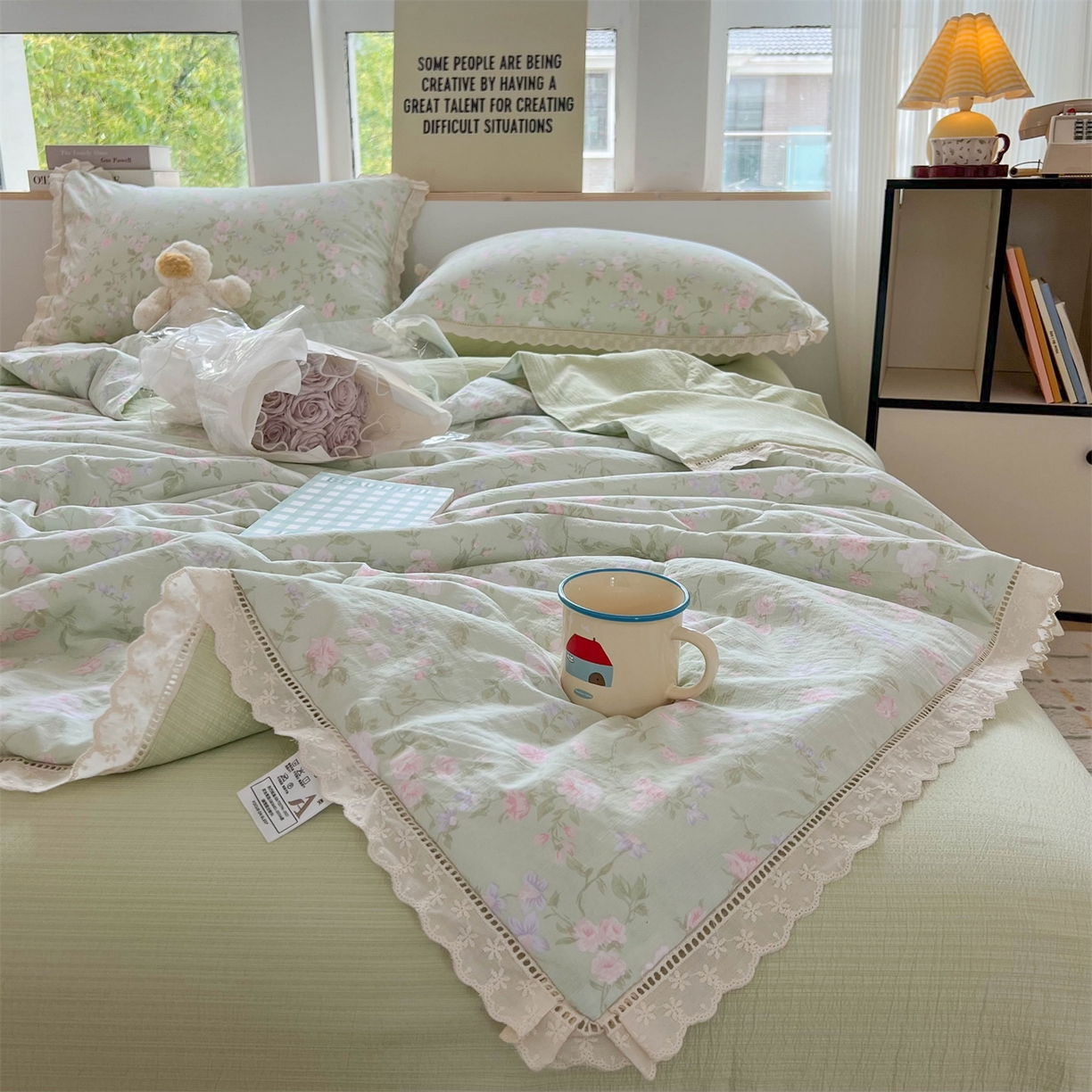 91家纺网 家纺一手货源 找家纺 温眠家纺 2025新款云感双层纱镂空花边夏被四件套 木槿绿