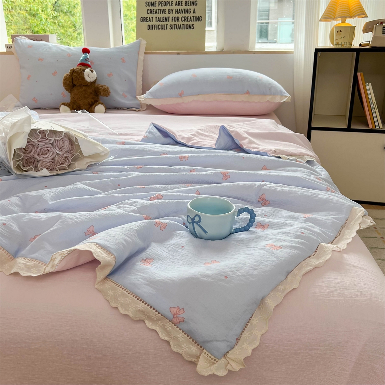 91家纺网 家纺一手货源 找家纺 温眠家纺 2025新款云感双层纱镂空花边夏被四件套 清新蝴蝶结