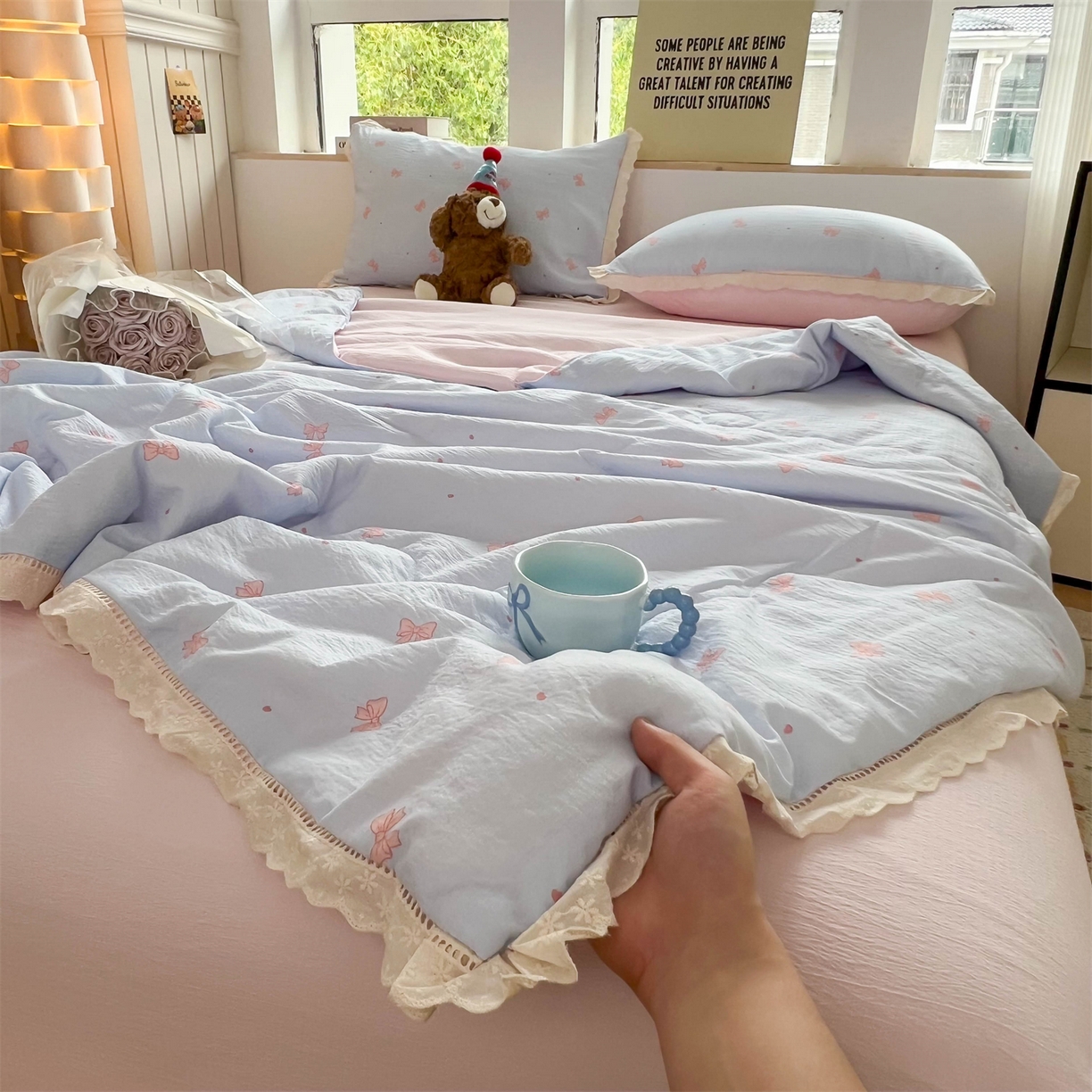 91家纺网 家纺一手货源 找家纺 温眠家纺 2025新款云感双层纱镂空花边夏被四件套 清新蝴蝶结