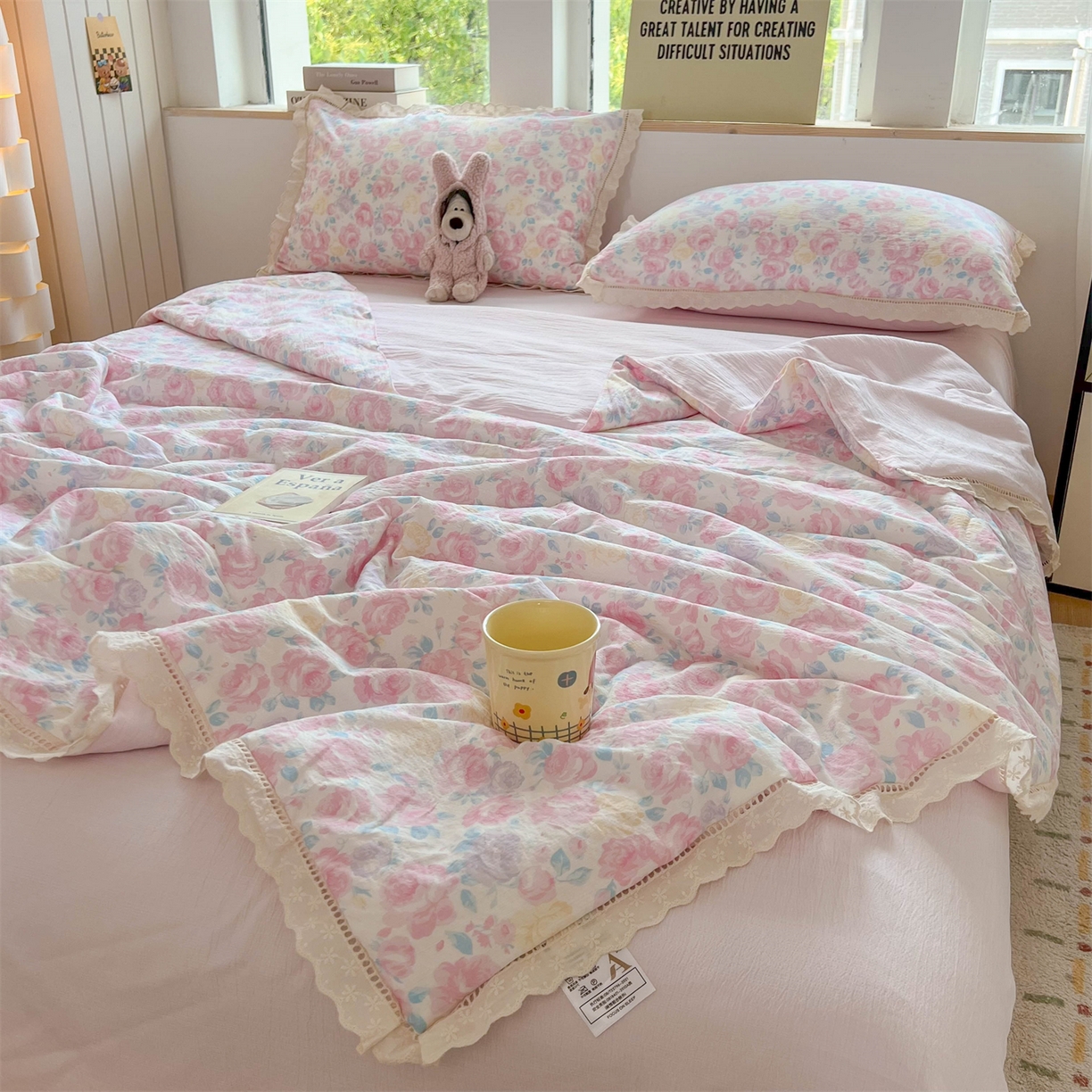 91家纺网 家纺一手货源 找家纺 温眠家纺 2025新款云感双层纱镂空花边夏被四件套 晚香玉