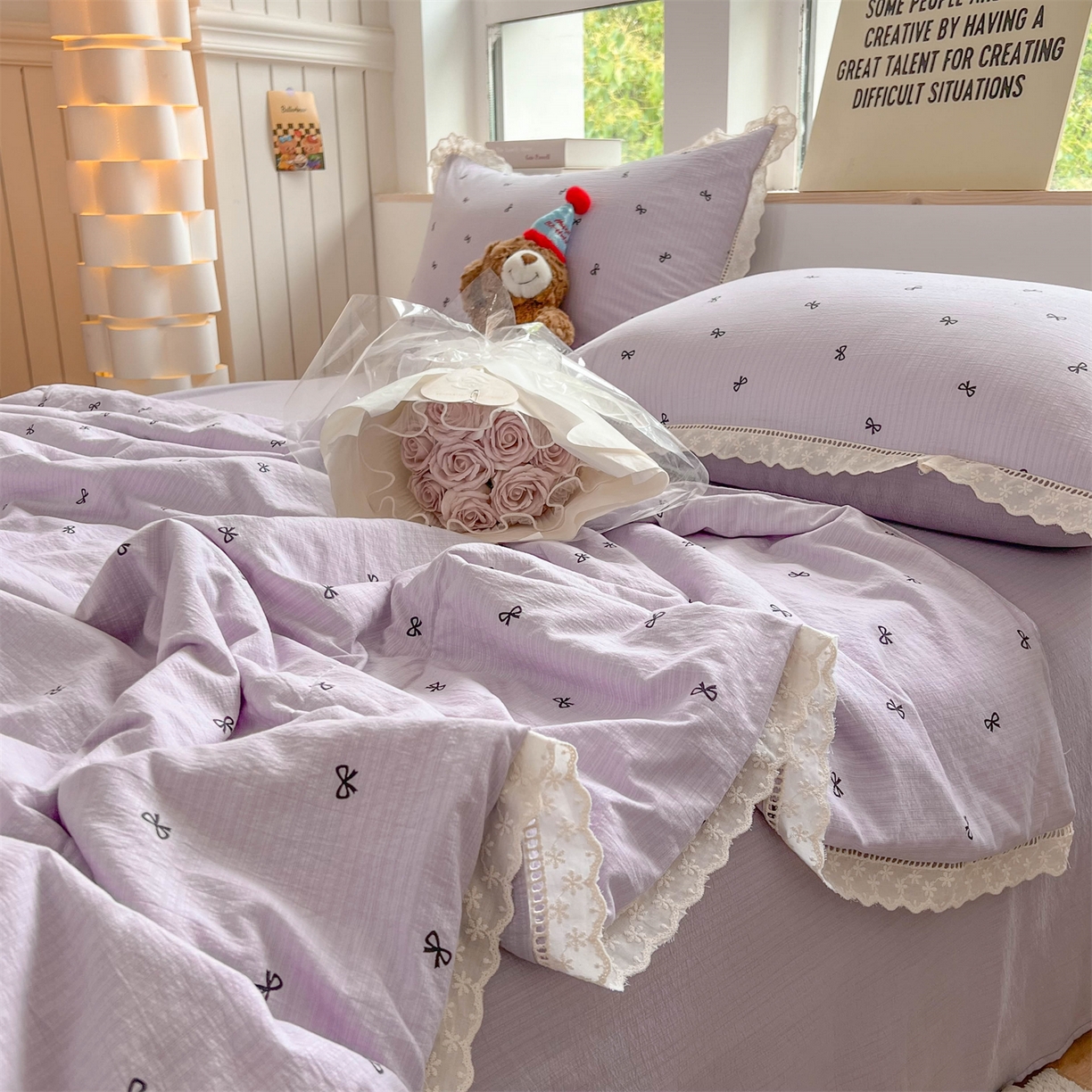 91家纺网 家纺一手货源 找家纺 温眠家纺 2025新款云感双层纱镂空花边夏被四件套 小资情调