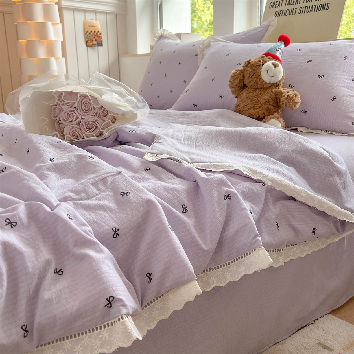 91家纺网 家纺一手货源 找家纺 温眠家纺 2025新款云感双层纱镂空花边夏被四件套 小资情调