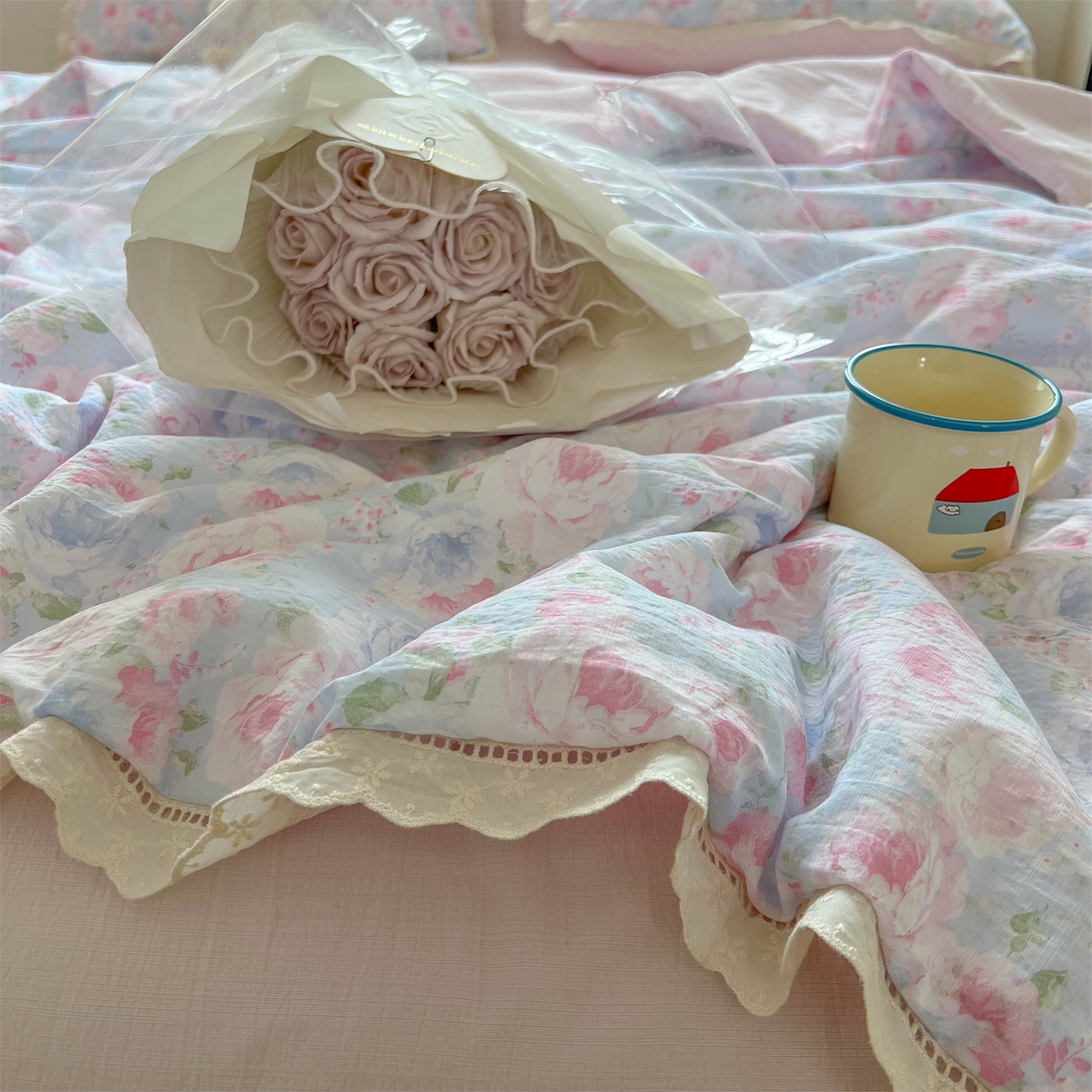 91家纺网 家纺一手货源 找家纺 温眠家纺 2025新款云感双层纱镂空花边夏被四件套 悠野