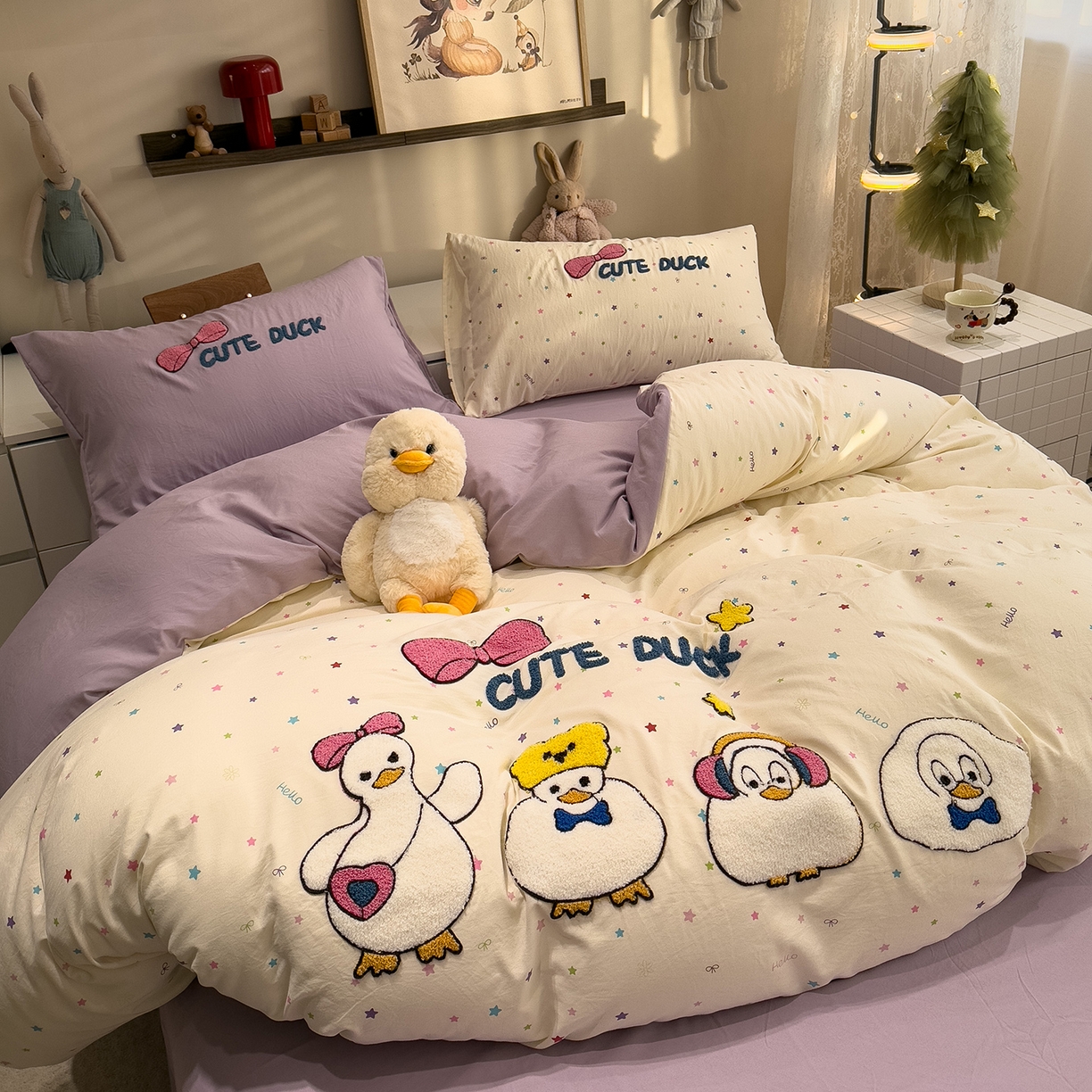 91家纺网 家纺一手货源 找家纺 曼谷家纺 2026新款卡通水洗棉毛巾绣四件套被套 达达鸭-星星紫