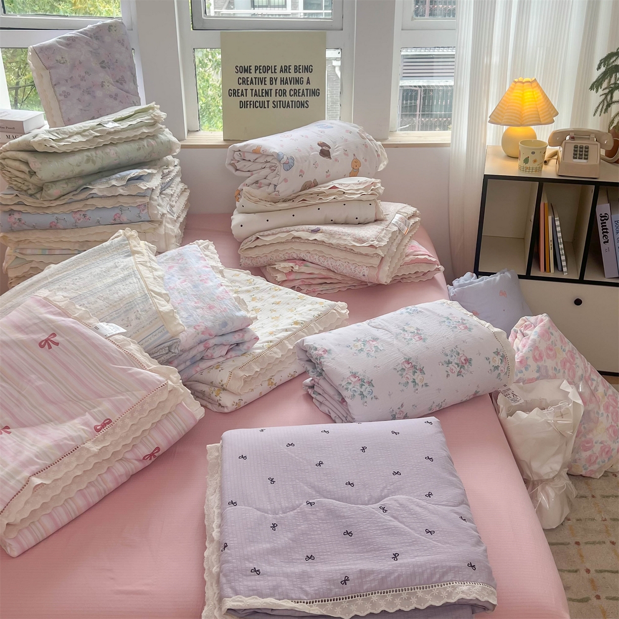 91家纺网 家纺一手货源 找家纺 温眠家纺 2025新款云感双层纱镂空花边夏被四件套 组合图