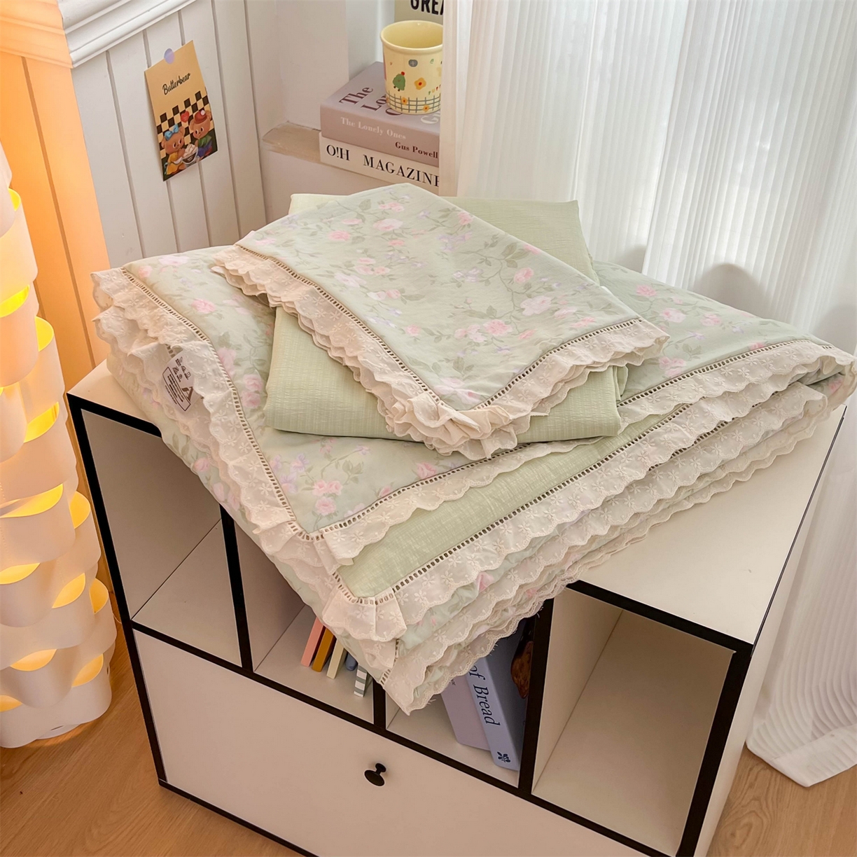 91家纺网 家纺一手货源 找家纺 温眠家纺 2025新款云感双层纱镂空花边夏被四件套 组合图