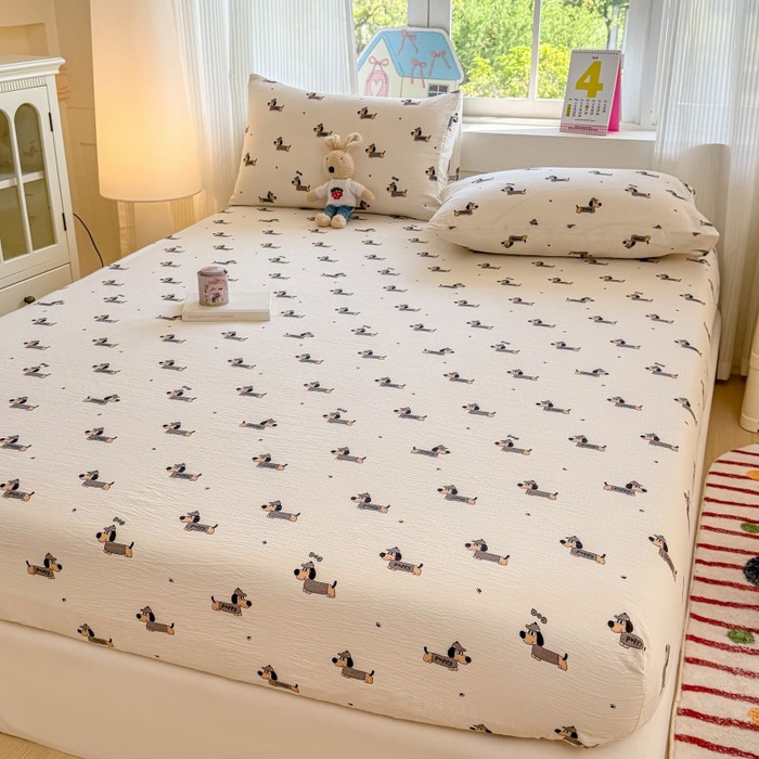 91家纺网 家纺一手货源 找家纺 温眠家纺 2025春夏新款云感棉双层纱床笠单床笠枕套三件套 腊肠狗