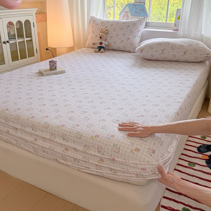 91家纺网 家纺一手货源 找家纺 温眠家纺 2025春夏新款云感棉双层纱床笠单床笠枕套三件套 花漾甜心