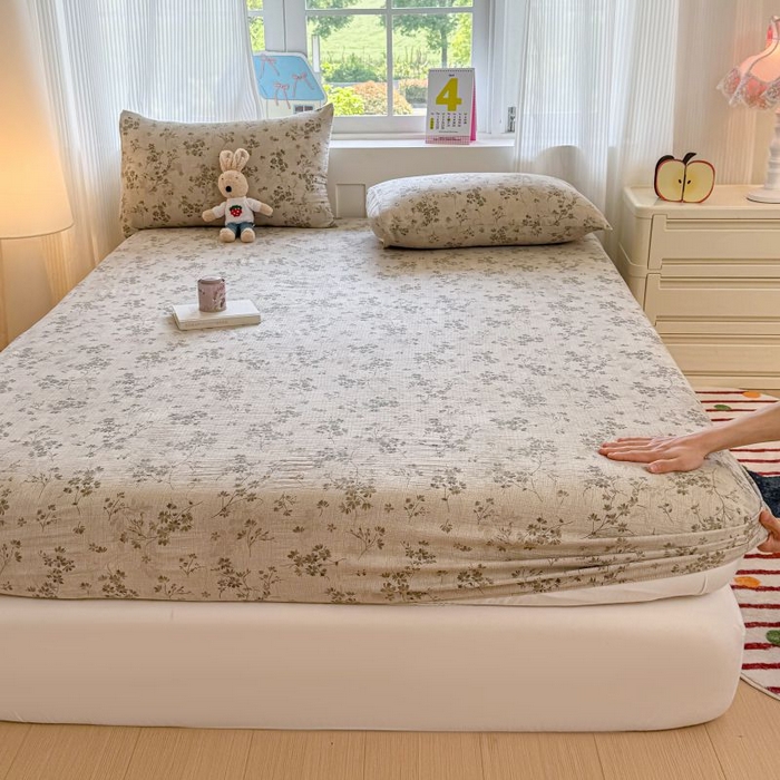 91家纺网 家纺一手货源 找家纺 温眠家纺 2025春夏新款云感棉双层纱床笠单床笠枕套三件套 秋风萧瑟