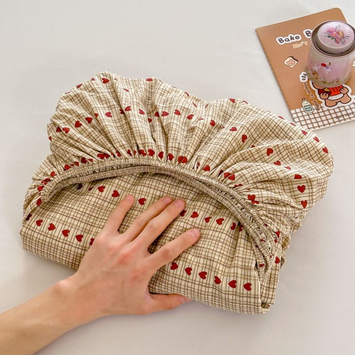 91家纺网 家纺一手货源 找家纺 温眠家纺 2025春夏新款云感棉双层纱床笠单床笠枕套三件套 相思红豆