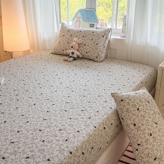 91家纺网 家纺一手货源 找家纺 温眠家纺 2025春夏新款云感棉双层纱床笠单床笠枕套三件套 兔与晚风