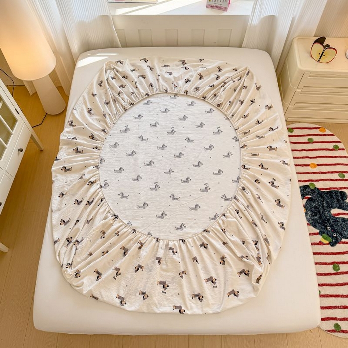 91家纺网 家纺一手货源 找家纺 温眠家纺 2025春夏新款云感棉双层纱床笠单床笠枕套三件套 腊肠狗