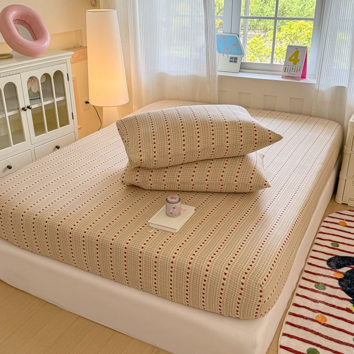 91家纺网 家纺一手货源 找家纺 温眠家纺 2025春夏新款云感棉双层纱床笠单床笠枕套三件套 相思红豆