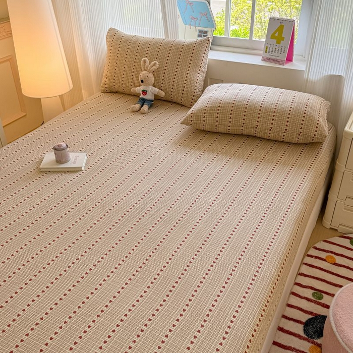 91家纺网 家纺一手货源 找家纺 温眠家纺 2025春夏新款云感棉双层纱床笠单床笠枕套三件套 相思红豆