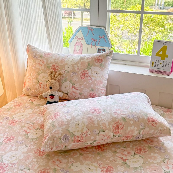 91家纺网 家纺一手货源 找家纺 温眠家纺 2025春夏新款云感棉双层纱床笠单床笠枕套三件套 国色芳华