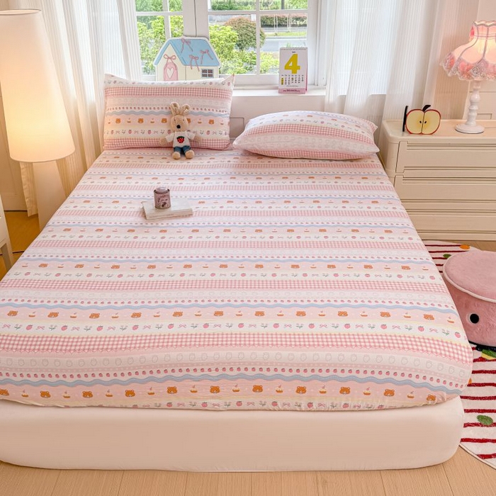 91家纺网 家纺一手货源 找家纺 温眠家纺 2025春夏新款云感棉双层纱床笠单床笠枕套三件套 草莓蛋糕