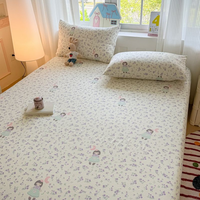 91家纺网 家纺一手货源 找家纺 温眠家纺 2025春夏新款云感棉双层纱床笠单床笠枕套三件套 思念女孩