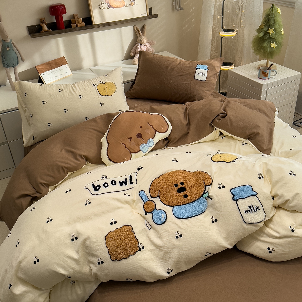 曼谷家纺 2026新款卡通水洗棉毛巾绣四件套被套 苹果牛奶-樱桃咖