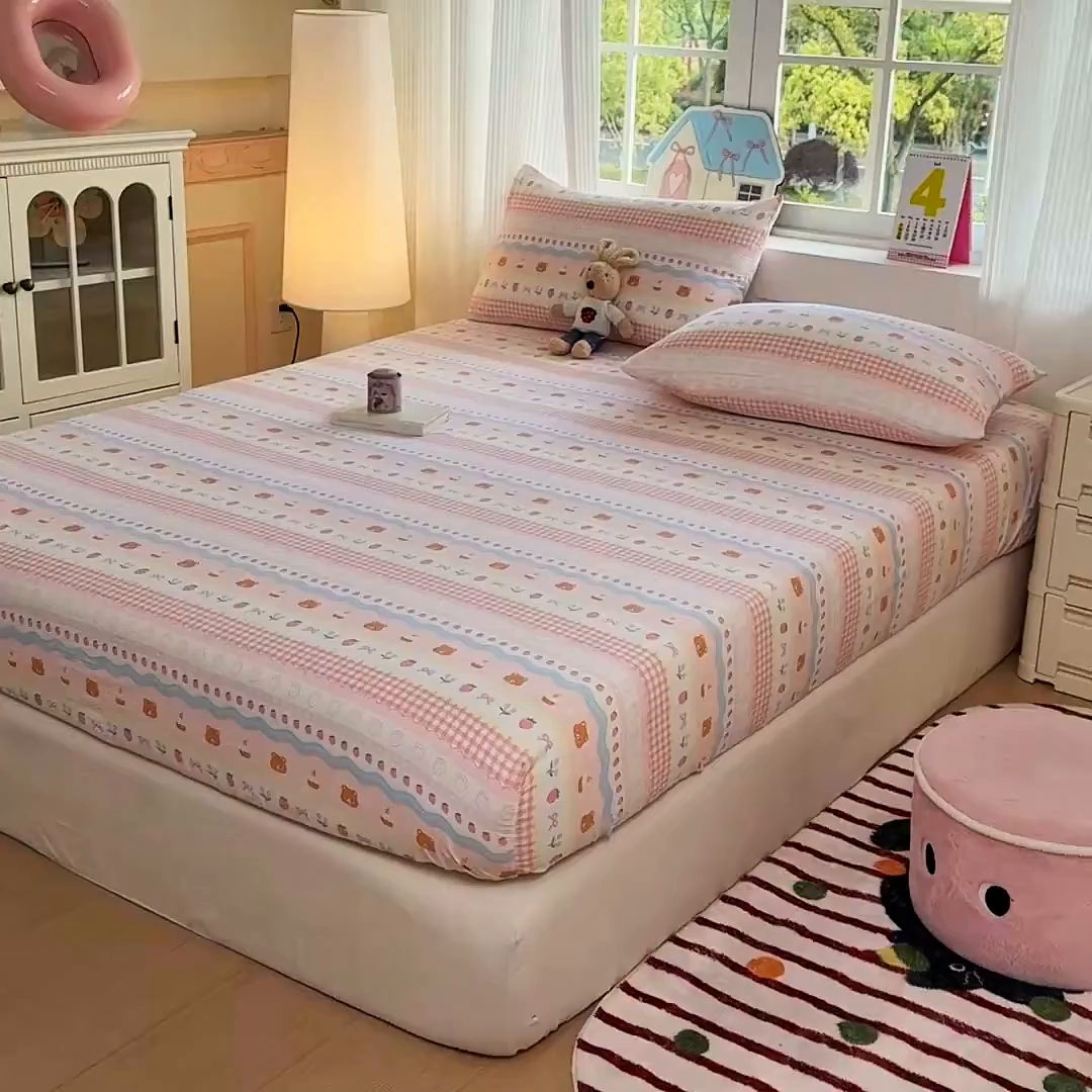 91家纺网 家纺一手货源 找家纺 温眠家纺 2025春夏新款云感棉双层纱床笠单床笠枕套三件套 草莓蛋糕