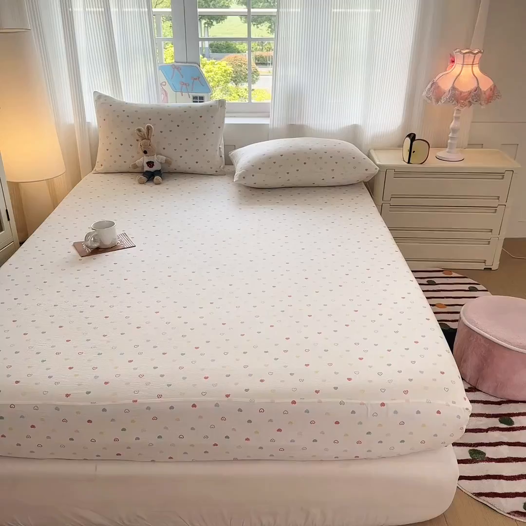 91家纺网 家纺一手货源 找家纺 温眠家纺 2025春夏新款云感棉双层纱床笠单床笠枕套三件套 浪漫邂逅