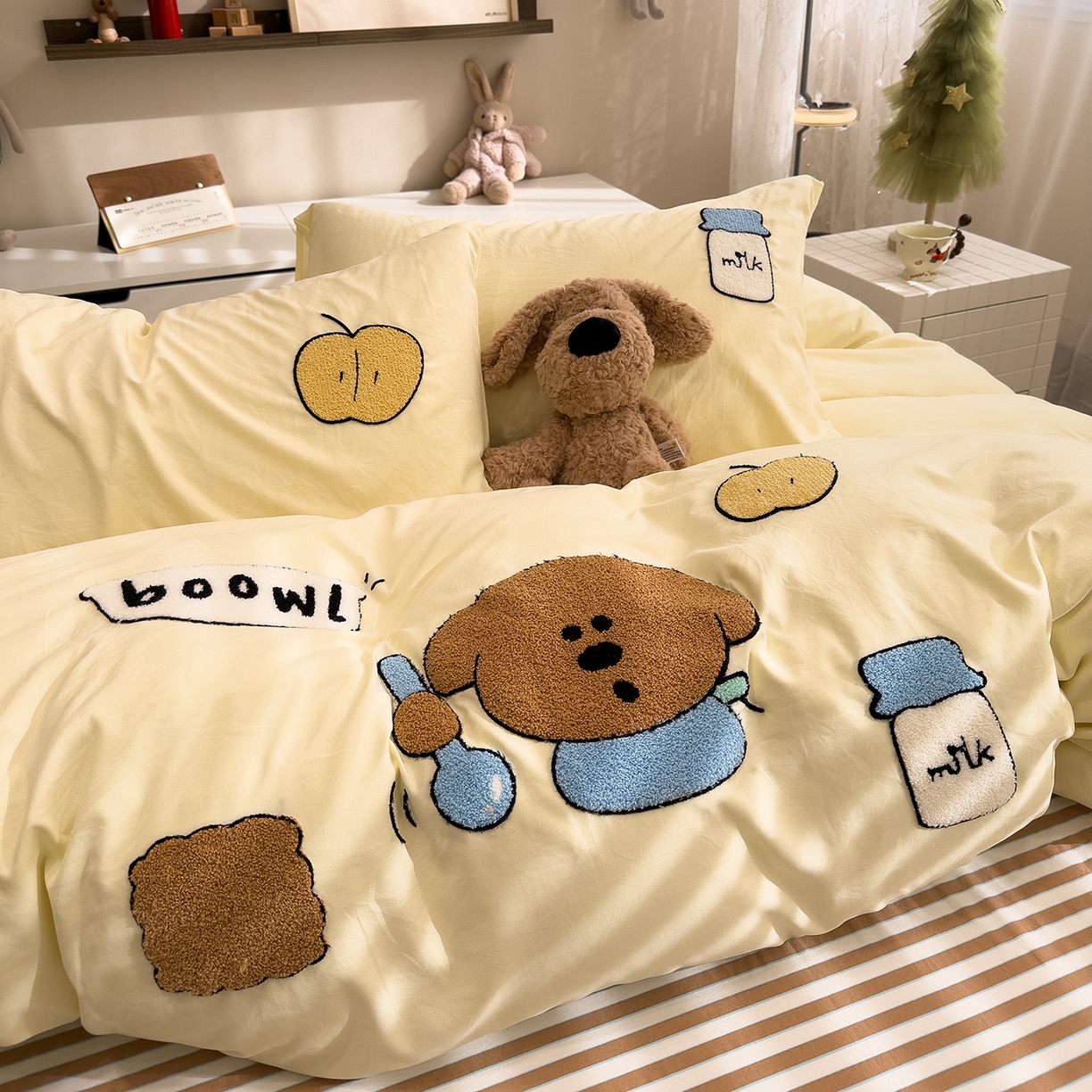 91家纺网 家纺一手货源 找家纺 曼谷家纺 2026新款卡通水洗棉毛巾绣四件套被套 苹果牛奶-芝士咖条