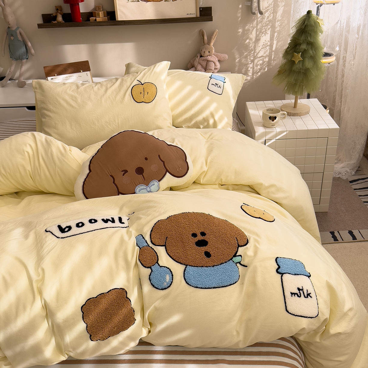 91家纺网 家纺一手货源 找家纺 曼谷家纺 2026新款卡通水洗棉毛巾绣四件套被套 苹果牛奶-芝士咖条