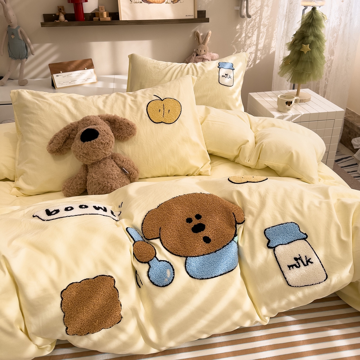 91家纺网 家纺一手货源 找家纺 曼谷家纺 2026新款卡通水洗棉毛巾绣四件套被套 苹果牛奶-芝士咖条