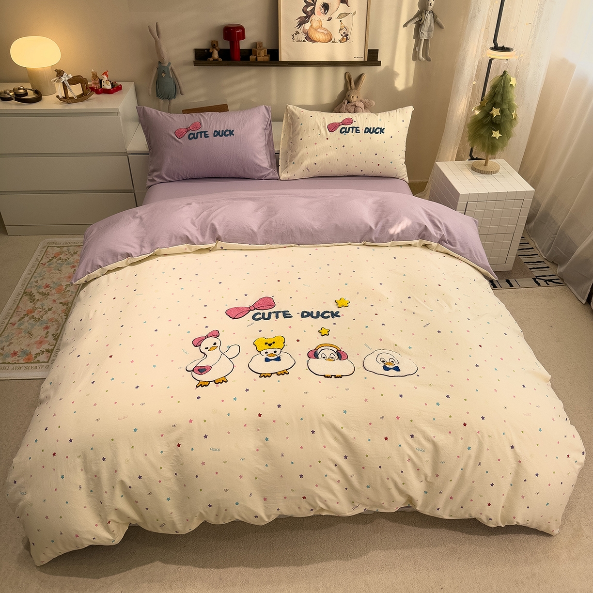 91家纺网 家纺一手货源 找家纺 曼谷家纺 2026新款卡通水洗棉毛巾绣四件套被套 达达鸭-星星紫