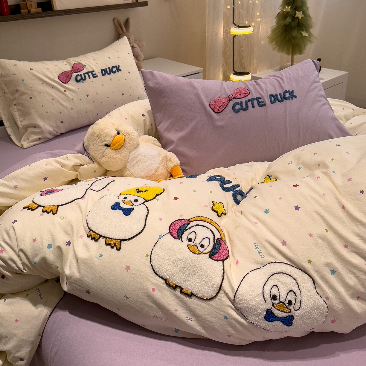 91家纺网 家纺一手货源 找家纺 曼谷家纺 2026新款卡通水洗棉毛巾绣四件套被套 达达鸭-星星紫