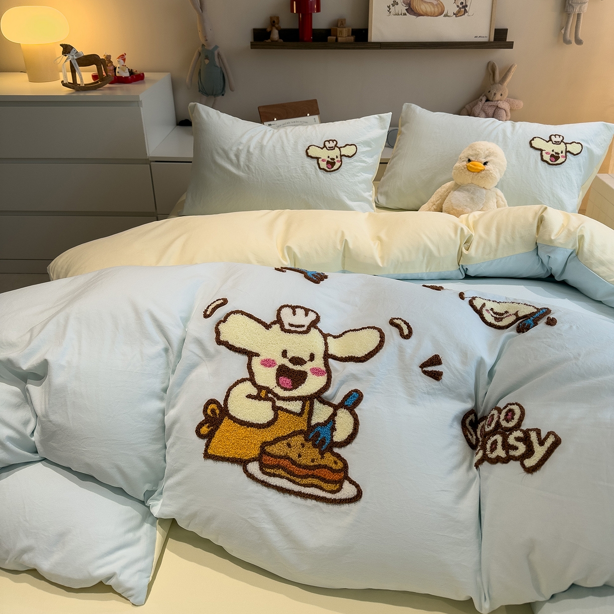 91家纺网 家纺一手货源 找家纺 曼谷家纺 2026新款卡通水洗棉毛巾绣四件套被套 超美味-薄荷芝士