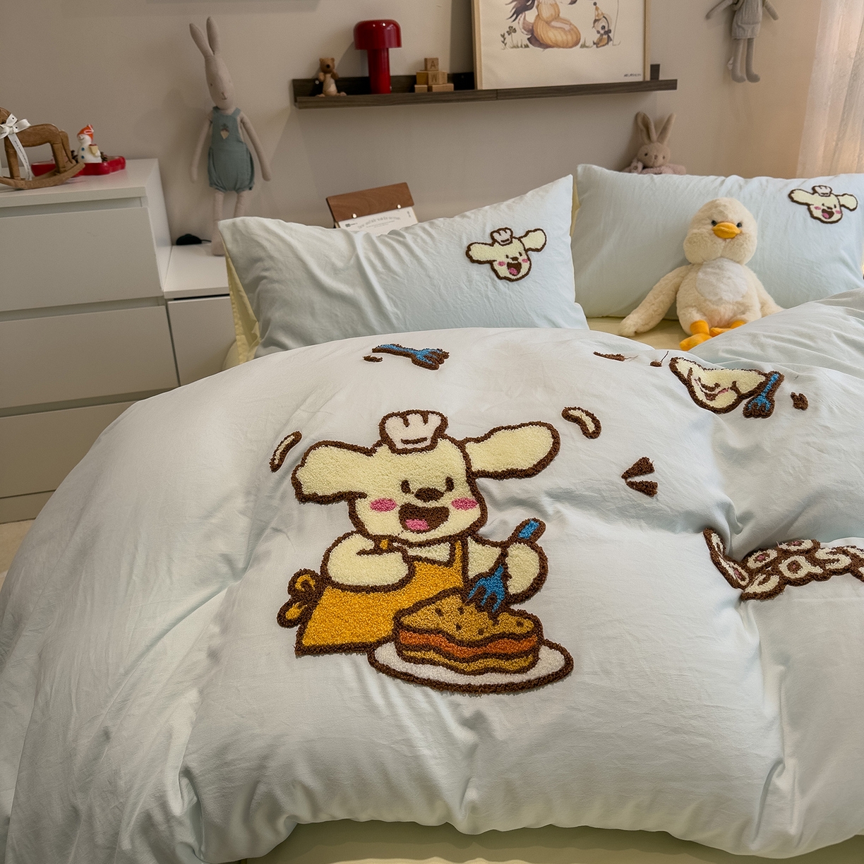 91家纺网 家纺一手货源 找家纺 曼谷家纺 2026新款卡通水洗棉毛巾绣四件套被套 超美味-薄荷芝士