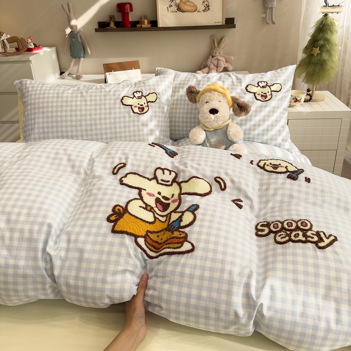 91家纺网 家纺一手货源 找家纺 曼谷家纺 2026新款卡通水洗棉毛巾绣四件套被套 超美味-兰小格-芝士