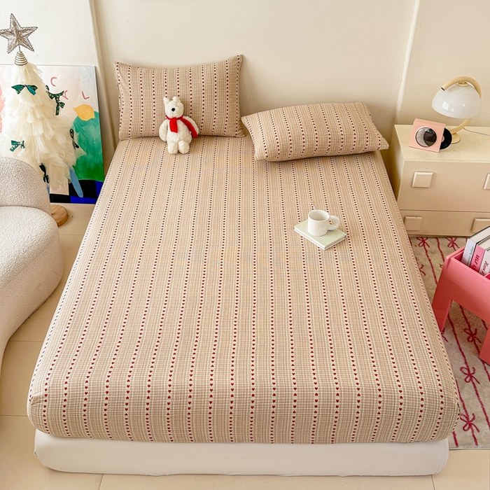 91家纺网 家纺一手货源 找家纺 温眠家纺 2025春夏新款云感棉双层纱床笠单床笠枕套三件套场景二 相思红豆