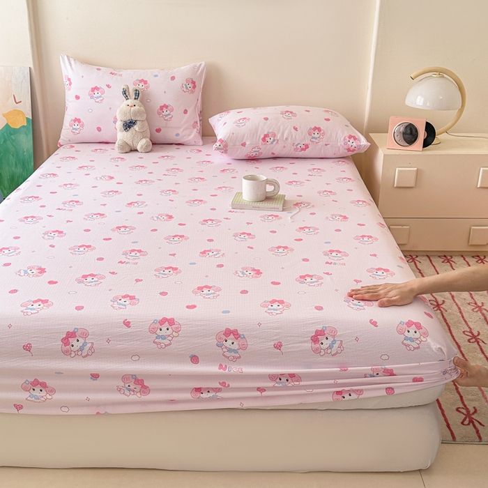 91家纺网 家纺一手货源 找家纺 温眠家纺 2025春夏新款云感棉双层纱床笠单床笠枕套三件套场景二 莓乐蒂