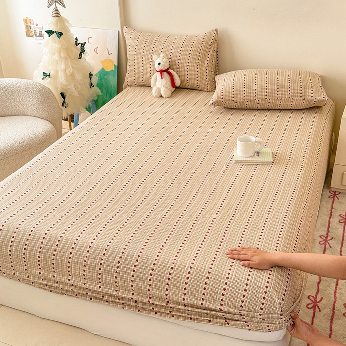 91家纺网 家纺一手货源 找家纺 温眠家纺 2025春夏新款云感棉双层纱床笠单床笠枕套三件套场景二 相思红豆