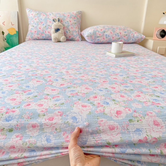 91家纺网 家纺一手货源 找家纺 温眠家纺 2025春夏新款云感棉双层纱床笠单床笠枕套三件套场景二 晚香玉