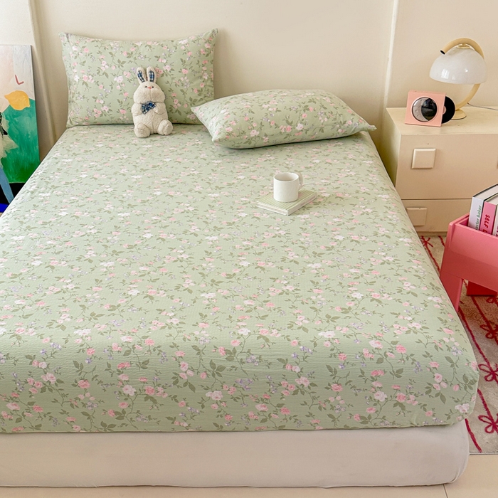 91家纺网 家纺一手货源 找家纺 温眠家纺 2025春夏新款云感棉双层纱床笠单床笠枕套三件套场景二 木槿绿