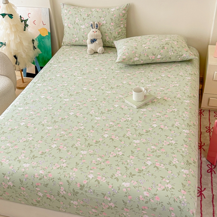 91家纺网 家纺一手货源 找家纺 温眠家纺 2025春夏新款云感棉双层纱床笠单床笠枕套三件套场景二 木槿绿