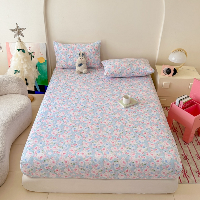 91家纺网 家纺一手货源 找家纺 温眠家纺 2025春夏新款云感棉双层纱床笠单床笠枕套三件套场景二 晚香玉