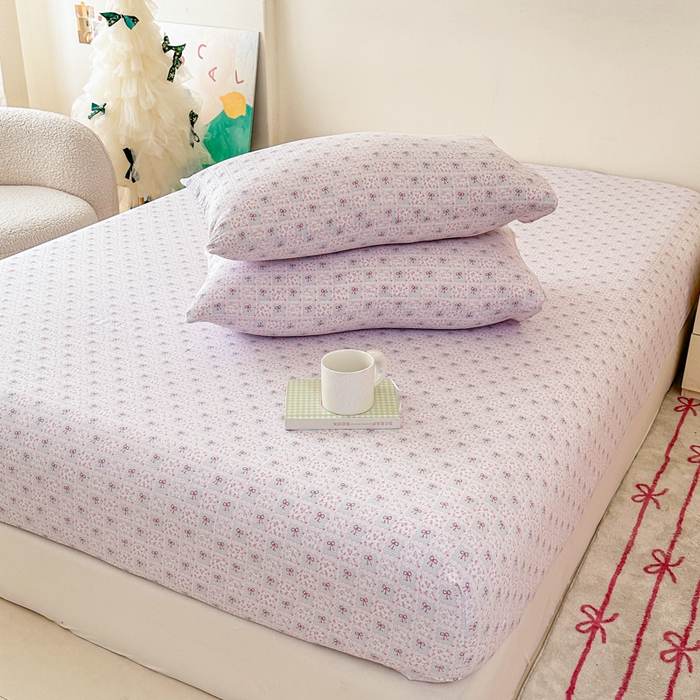 91家纺网 家纺一手货源 找家纺 温眠家纺 2025春夏新款云感棉双层纱床笠单床笠枕套三件套场景二 琉璃瓦梦