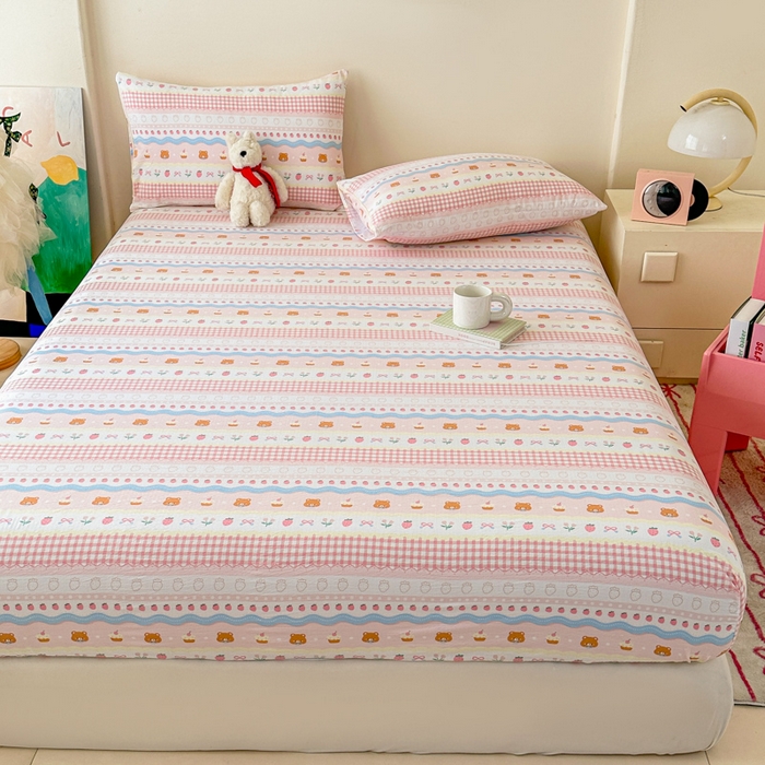 91家纺网 家纺一手货源 找家纺 温眠家纺 2025春夏新款云感棉双层纱床笠单床笠枕套三件套场景二 草莓蛋糕