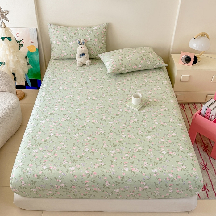 91家纺网 家纺一手货源 找家纺 温眠家纺 2025春夏新款云感棉双层纱床笠单床笠枕套三件套场景二 木槿绿