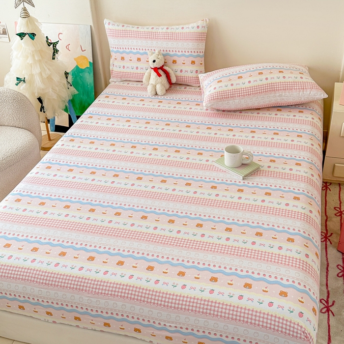 91家纺网 家纺一手货源 找家纺 温眠家纺 2025春夏新款云感棉双层纱床笠单床笠枕套三件套场景二 草莓蛋糕