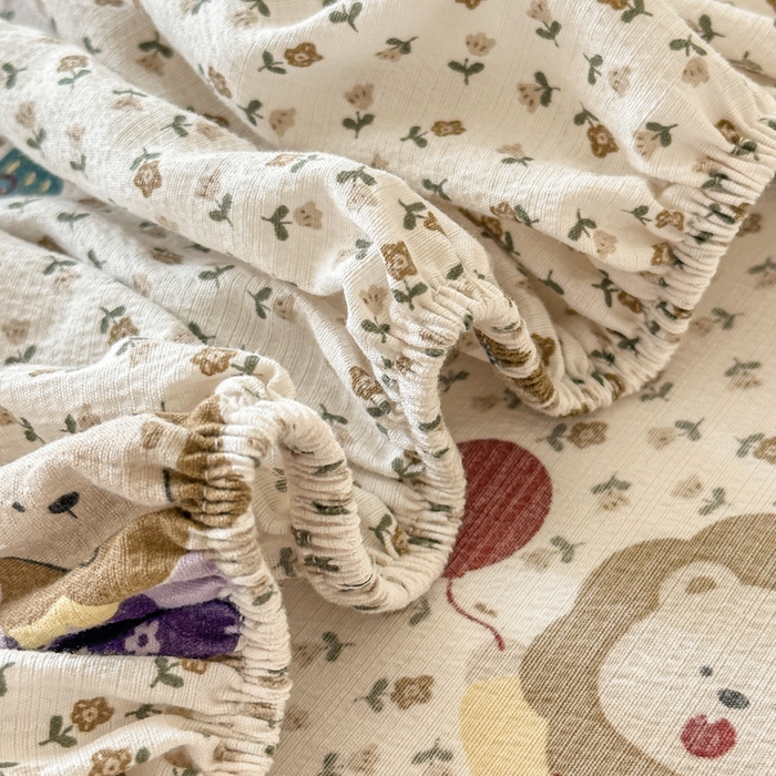 91家纺网 家纺一手货源 找家纺 温眠家纺 2025春夏新款云感棉双层纱床笠单床笠枕套三件套场景二 甜茶