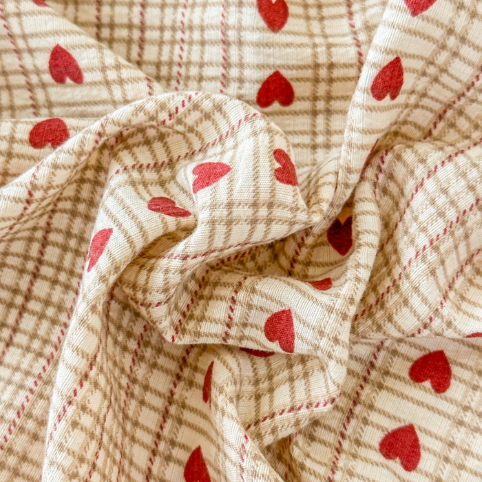 91家纺网 家纺一手货源 找家纺 温眠家纺 2025春夏新款云感棉双层纱床笠单床笠枕套三件套场景二 相思红豆