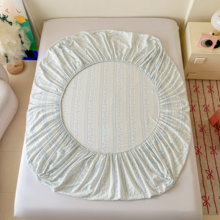 91家纺网 家纺一手货源 找家纺 温眠家纺 2025春夏新款云感棉双层纱床笠单床笠枕套三件套场景二 洛克庄园